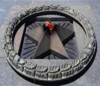 Вечный огонь мемориал венок из бронзы в Дмитрове (518574)